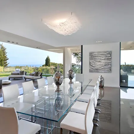Ref 1960 - - Sea View For Rent * Cannes