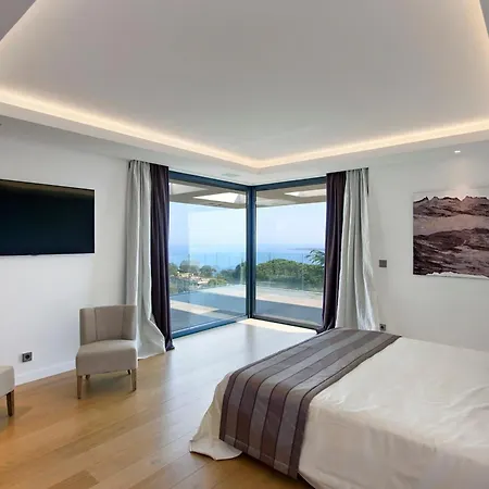 Villa Ref 1960 - - Sea View For Rent *