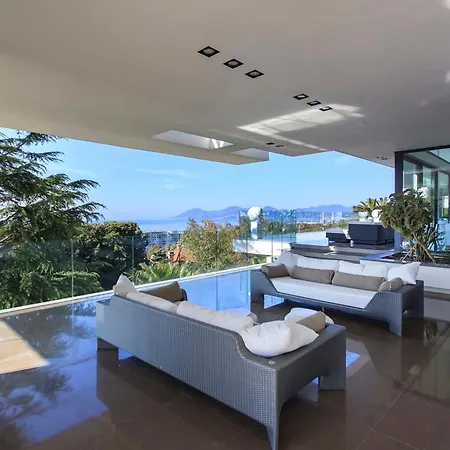 Villa Ref 1960 - - Sea View For Rent Cannes