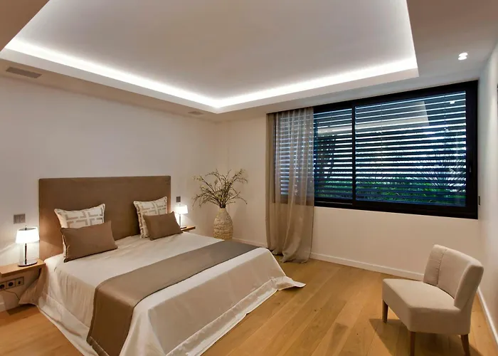 Ref 1960 - - Sea View For Rent Villa