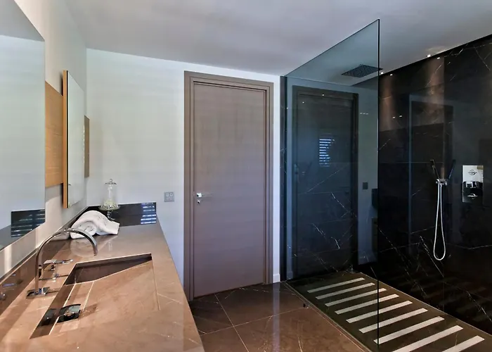 Ref 1960 - - Sea View For Rent Villa