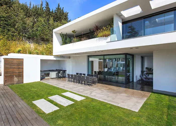 Ref 1960 - - Sea View For Rent فيلة *