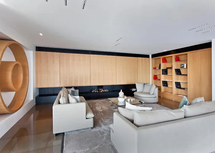 فيلة Ref 1960 - - Sea View For Rent *