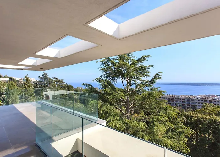 Ref 1960 - - Sea View For Rent Villa Cannes