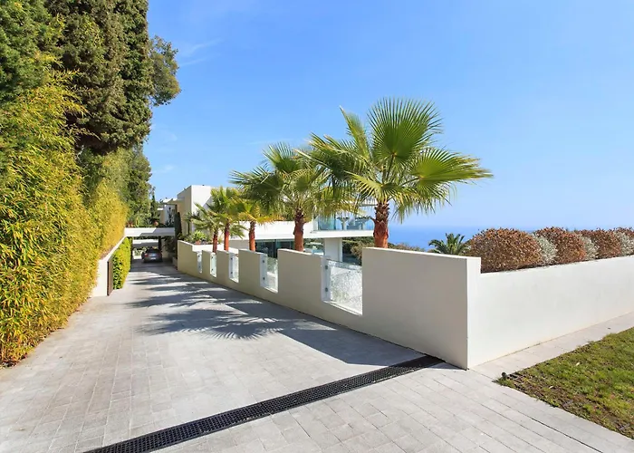 Ref 1960 - - Sea View For Rent *