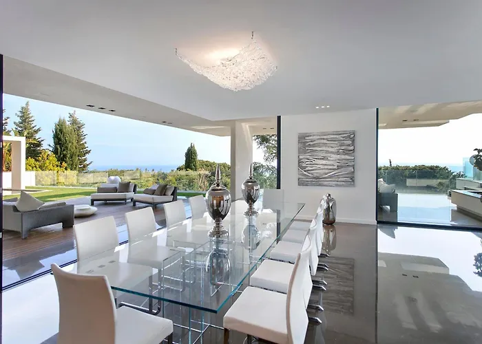Ref 1960 - - Sea View For Rent * Cannes