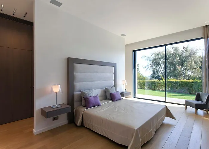 Villa Ref 1960 - - Sea View For Rent *